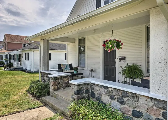 Pet-Friendly Greenville Home With Private Yard