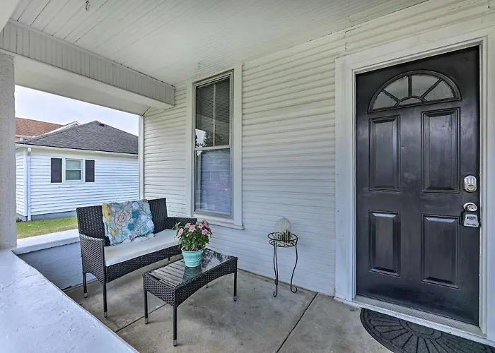 Pet-Friendly Greenville Home With Private Yard