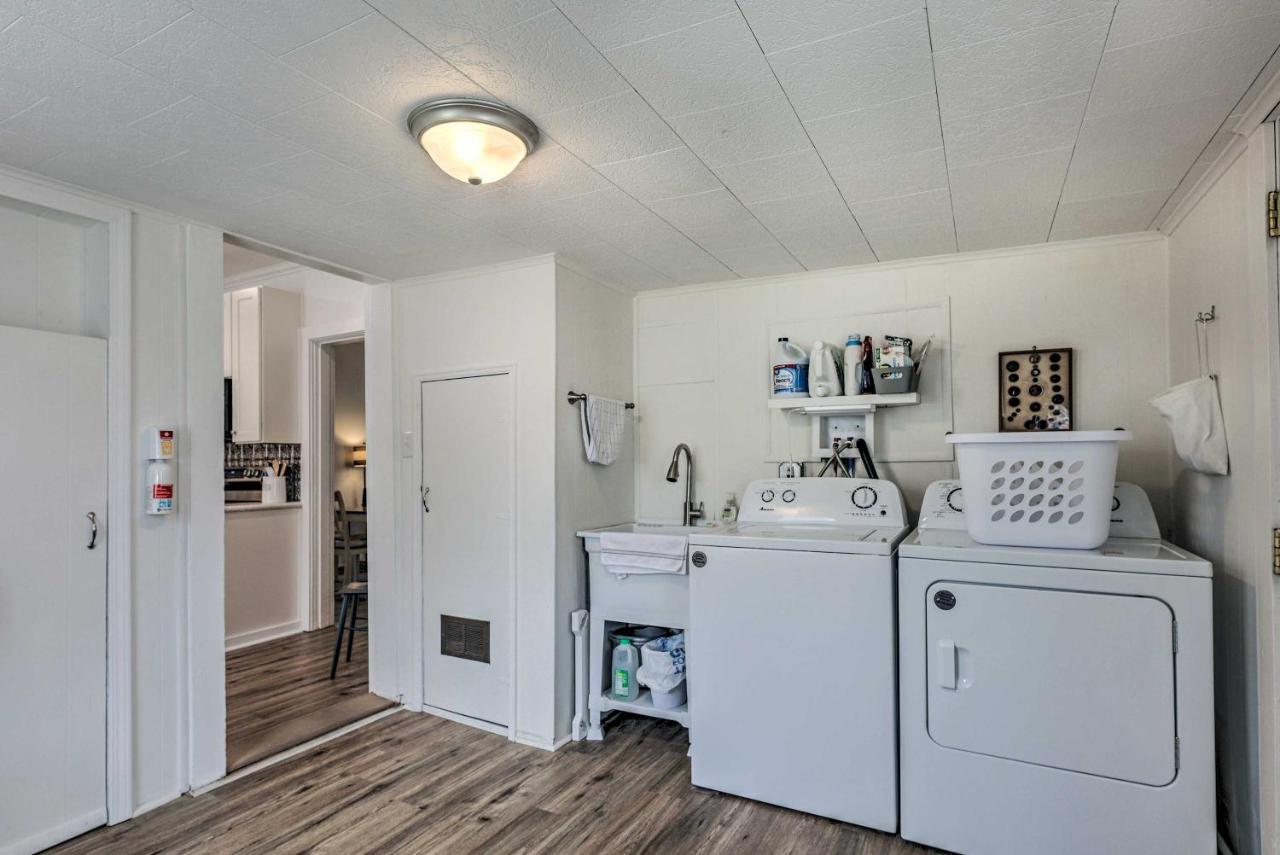 Hébergement de vacances Pet-friendly With Private Yard