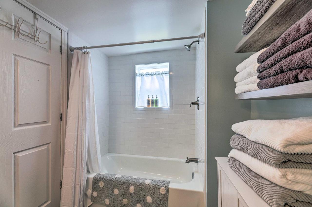 Hébergement de vacances Pet-friendly With Private Yard *